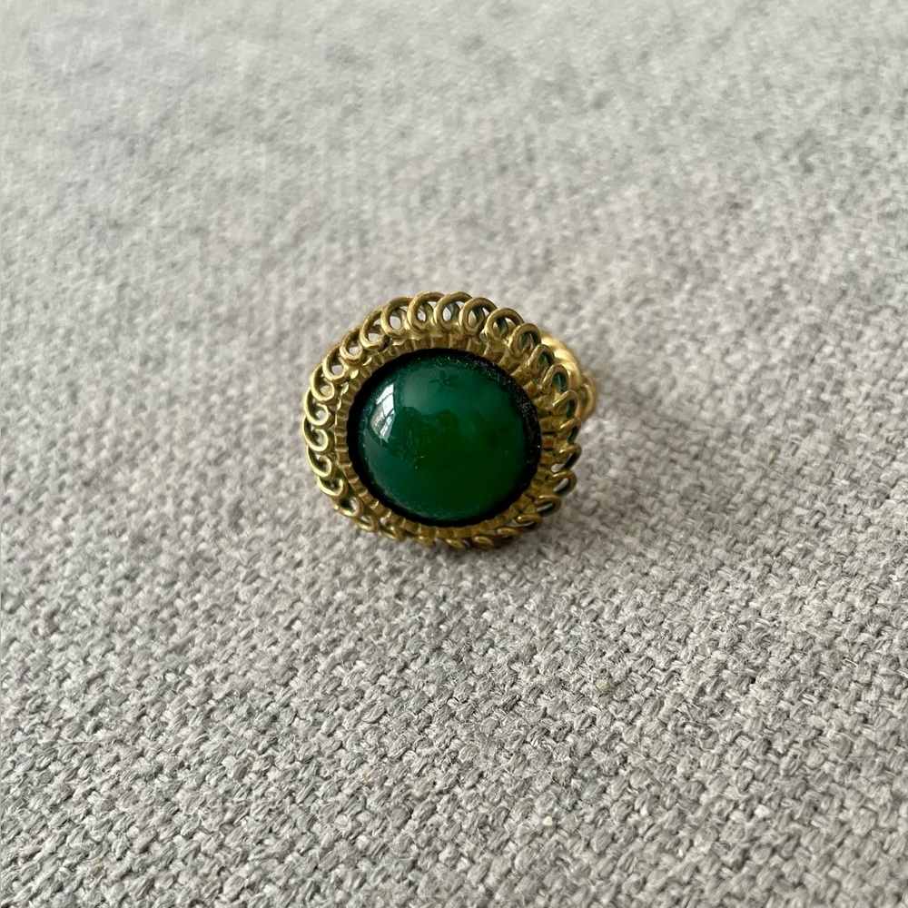 Vintage Green Stone Gold-Tone Statement Ring Women’s Costume Jewelry